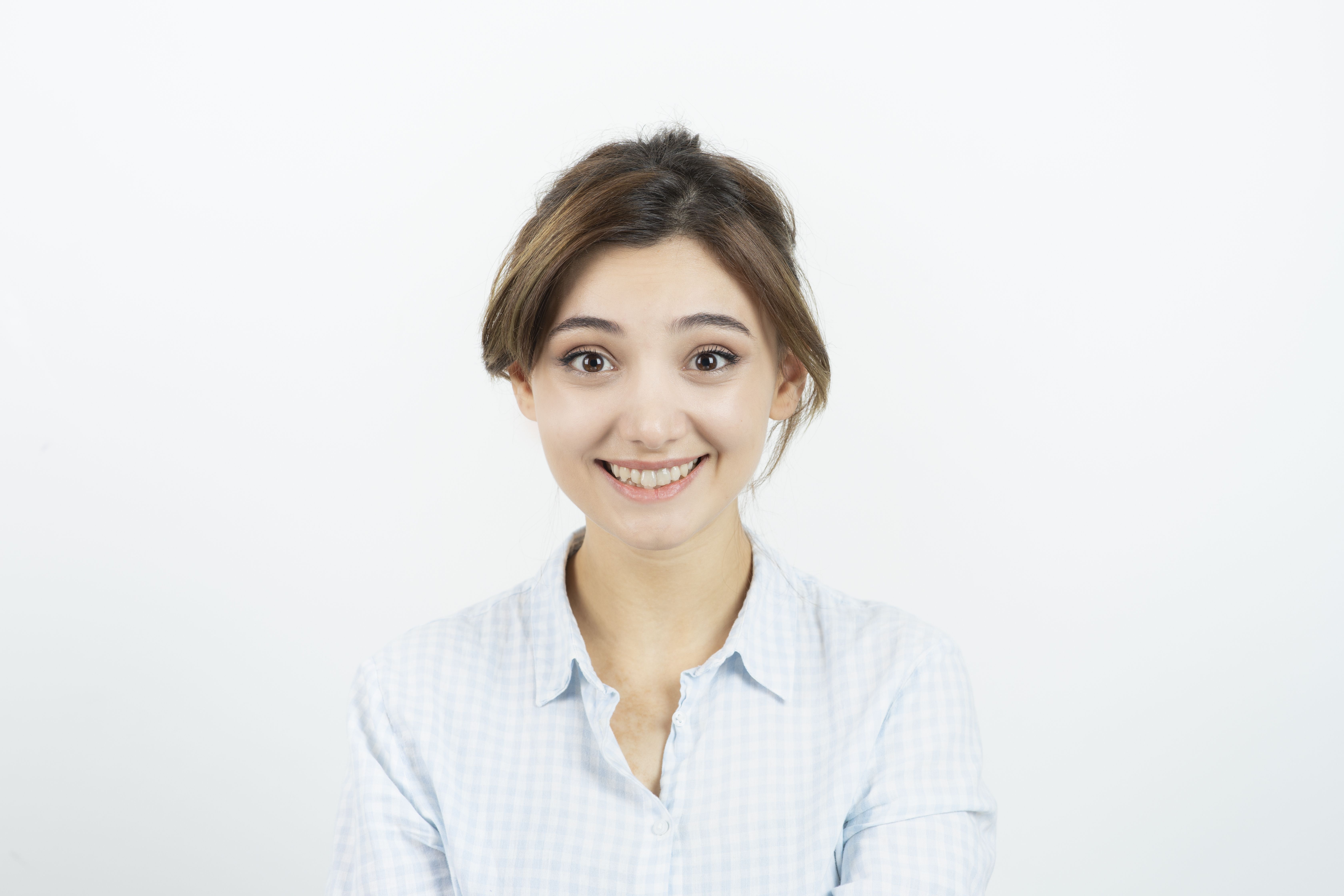 portrait young beautiful woman standing smiling